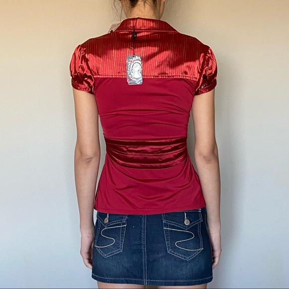 Red satin feel too with gold print in small and cones with optional belt. - Picture 4 of 12